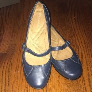 Naturalized shoes size 8